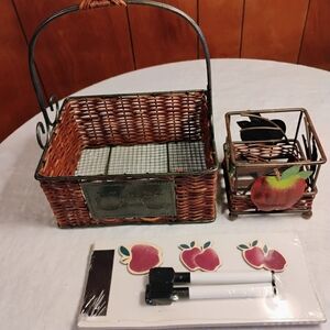 Wire metal baskets w/ apple motifs & Shopping List Set